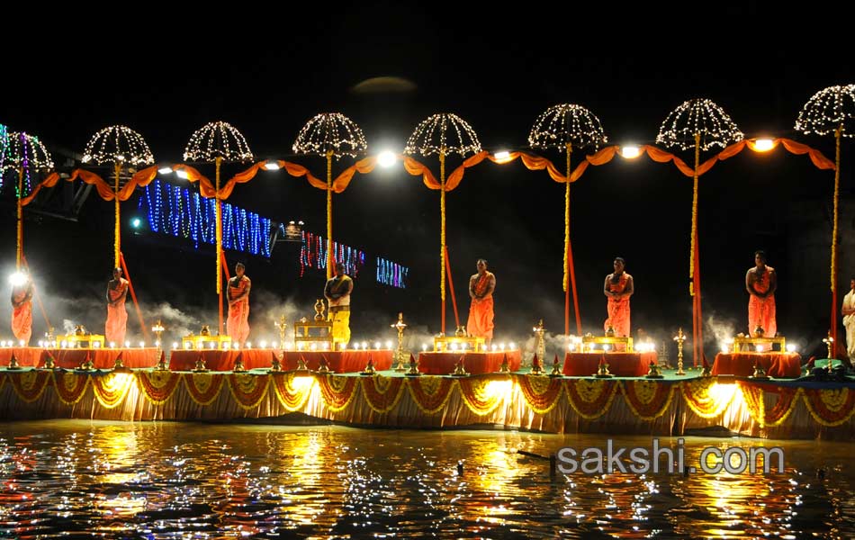 Pushkaralu 2015 Godavari Set To Consecrate Devotees - Sakshi25