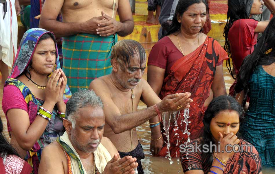 holy pushkaralu comes to Tenth day18