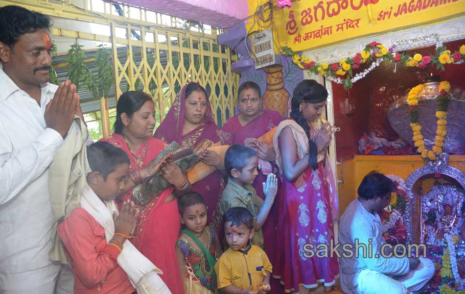 Devotees with a huge sliding Bonalu3