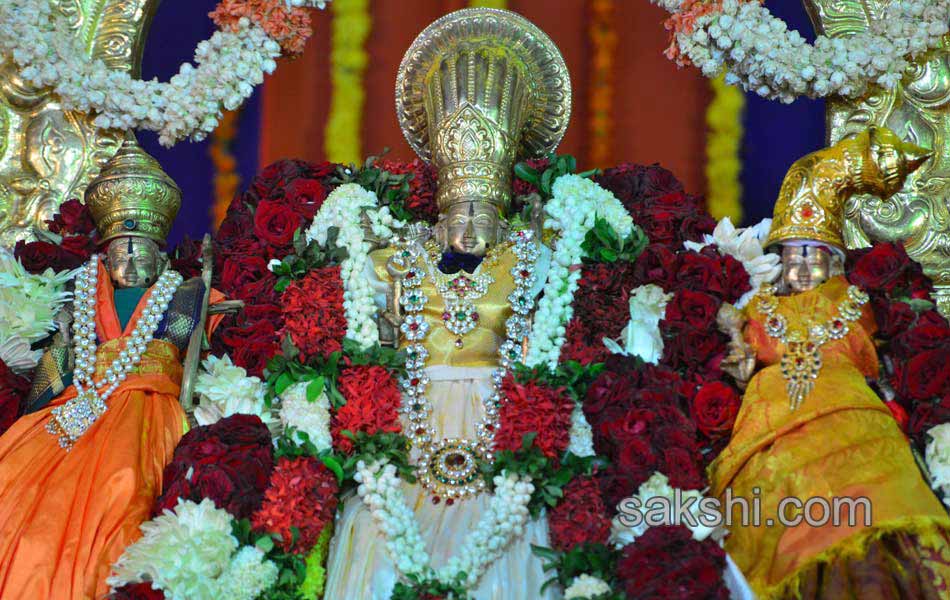 Godavari pushkaralu closing ceremony14