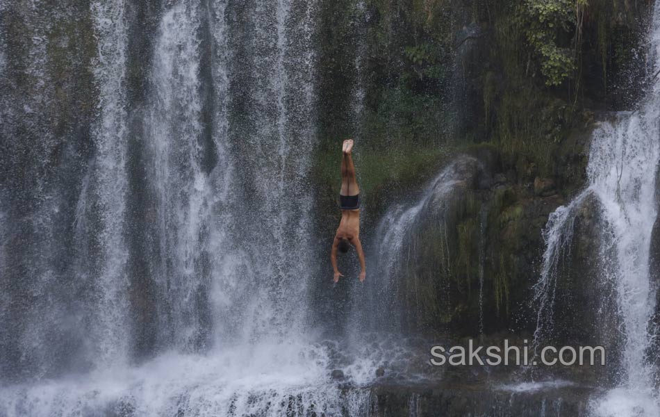 Bosnia Waterfall Jumping5