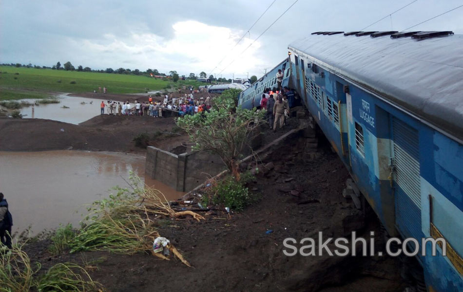 train accidents in Madhya Pradesh - Sakshi5