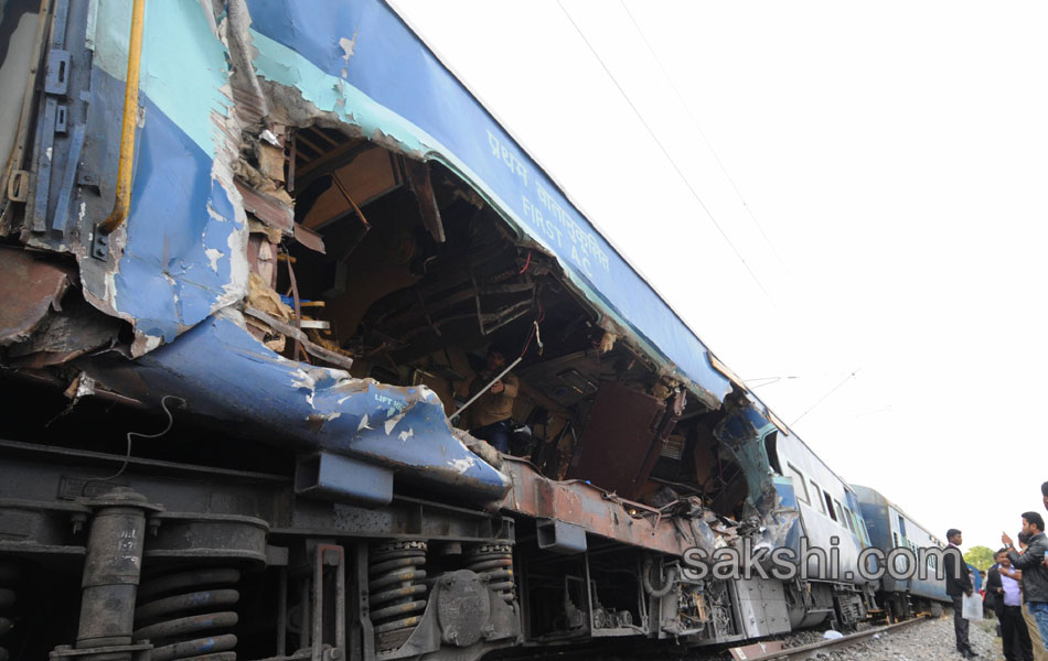 train accident in ananthapuram - Sakshi13