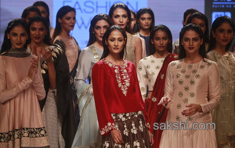 Lakme Fashion Week in Mumbai4