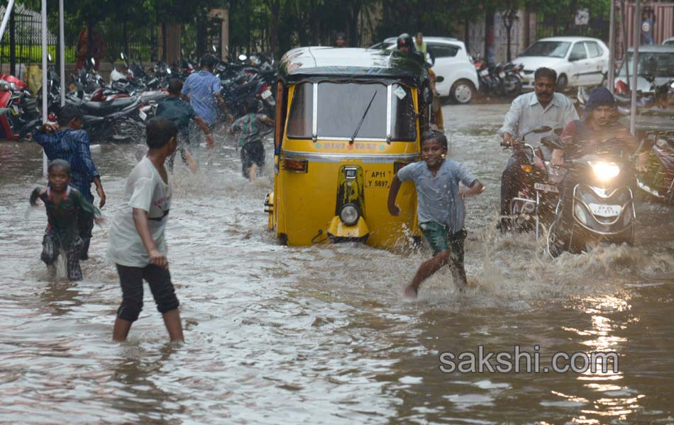 heavy rain in city - Sakshi8