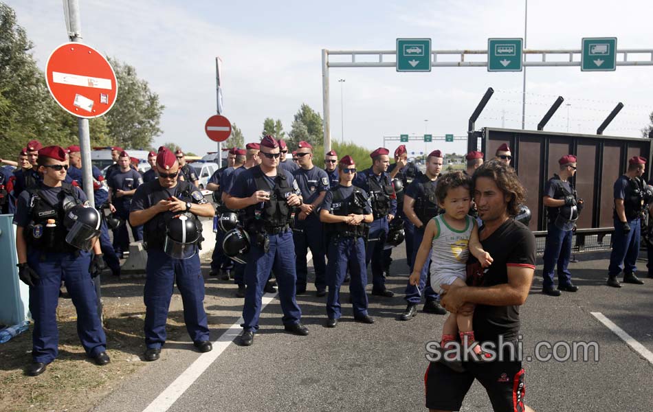 Serbia Hungary Migrants13