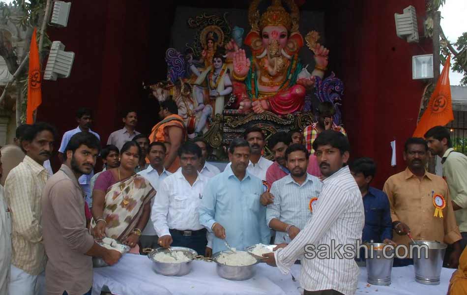 ganesh chaturthi celebrations in nalgonda district on second day - Sakshi2