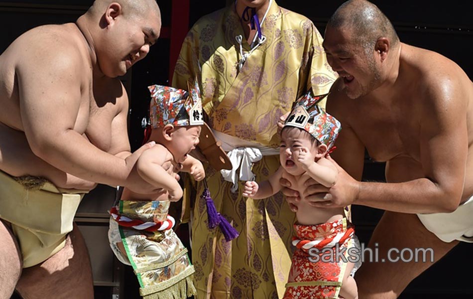 These Sumo Wrestlers Make Babies Cry It Out For Good Health3