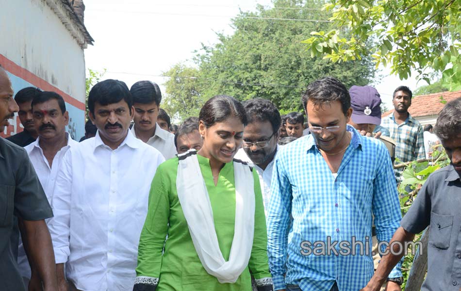 YS Sharmila second day paramarsha yatra8