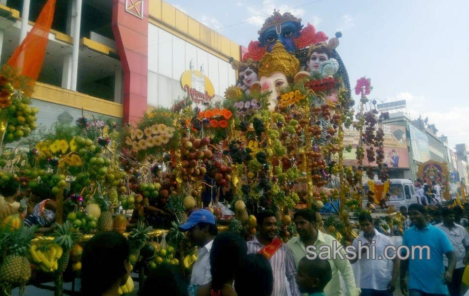 ganesh immersion 2015 hyderabad - Sakshi1