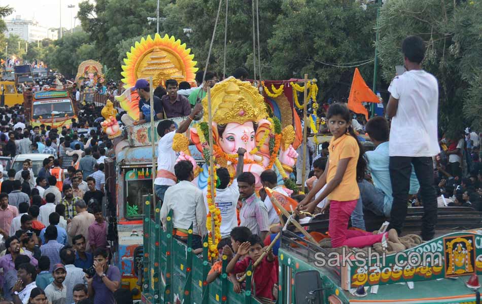 ganesh immersion 2015 hyderabad - Sakshi23