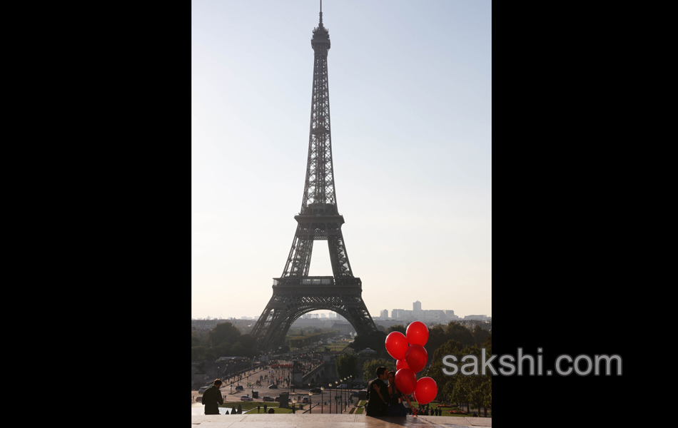 eiffel towers - Sakshi8