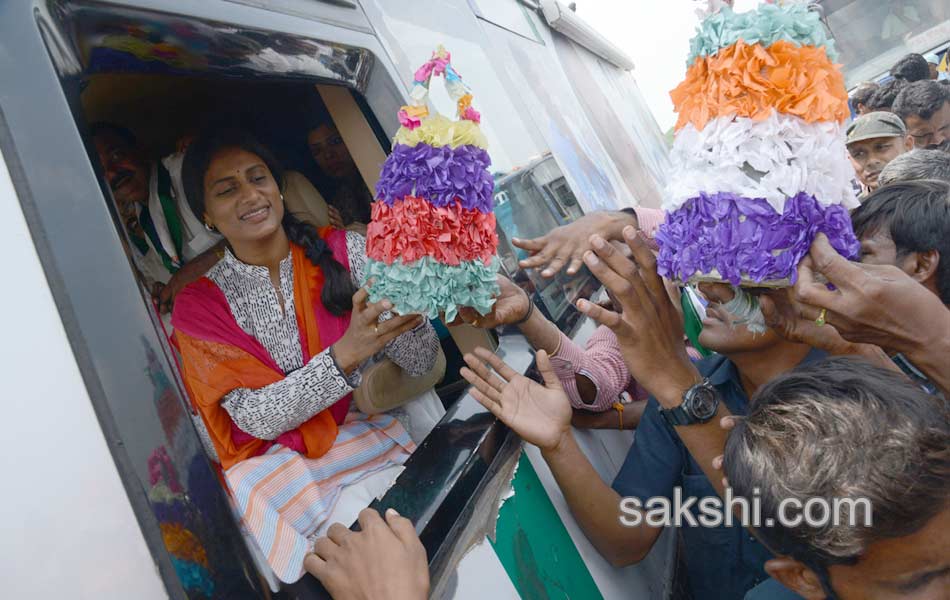 YS sharmila tour in karimnagar district10