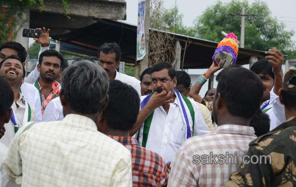 YS sharmila tour in karimnagar district12