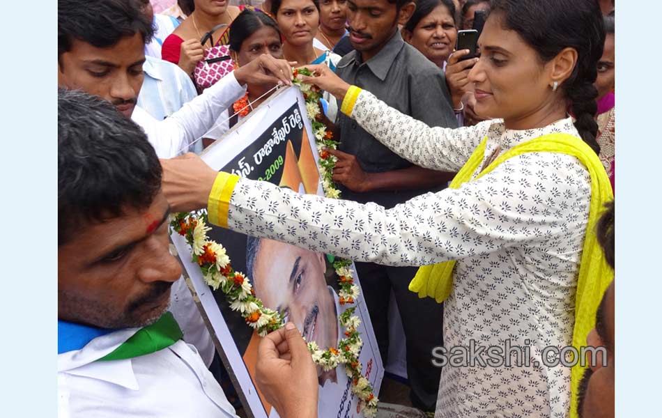 YS Sharmila Paramarsha Yatra Adilabad - Sakshi5