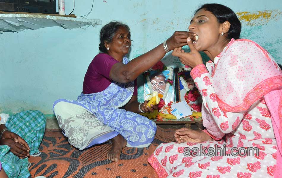 YS sharmila paramarsha yatra in nizamabad district5