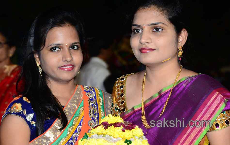 bathukamma rally from lb stadium to tankbund4