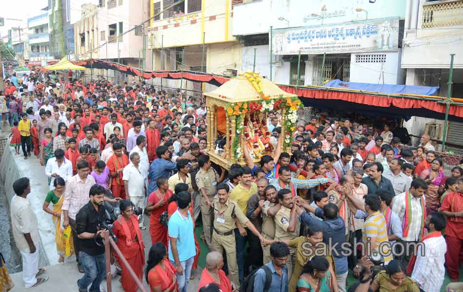 kanakadurgamma Temple in Vijayawada8