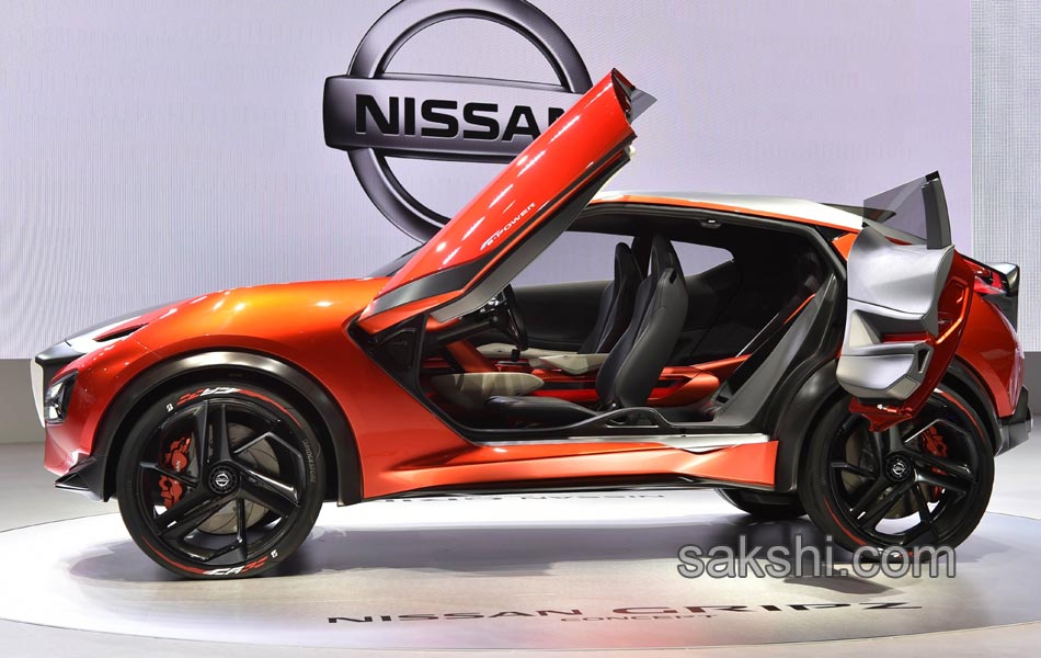 Tokyo Motor Show kickstarts in japan1