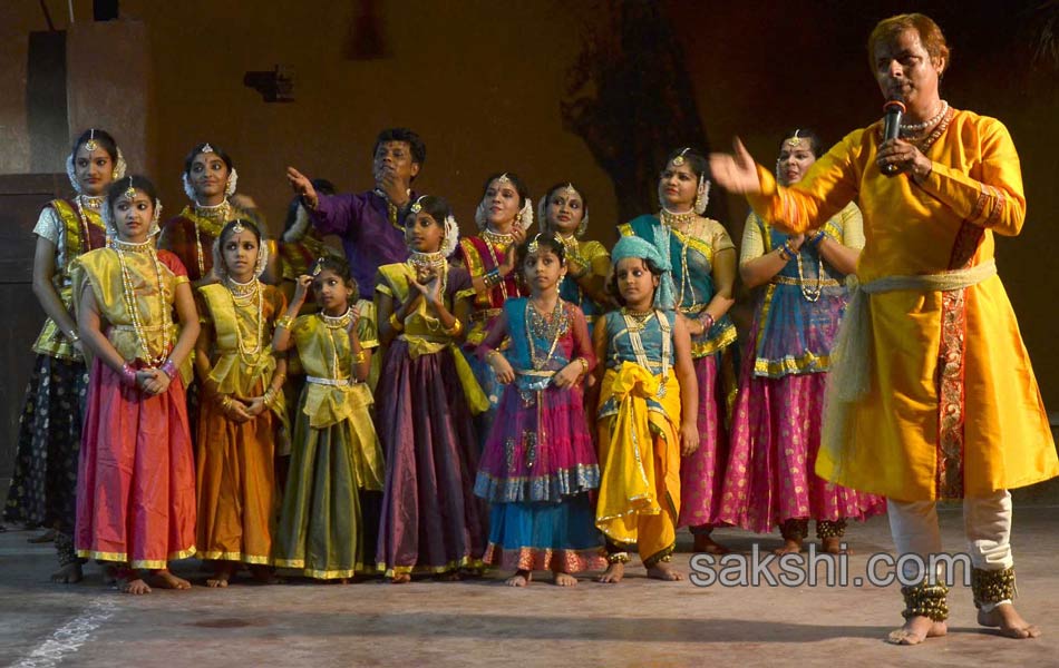 Kuchipudi dancer2