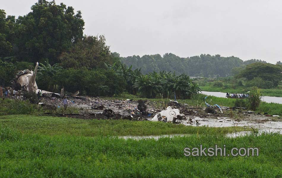 25 killed plane crash south sudan7