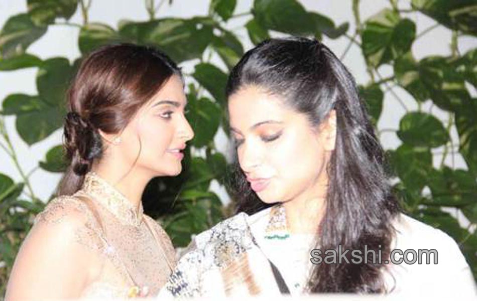 Sonam Saif  Kareena attend Shilpa Shetty and Raj Kundra Diwali party14