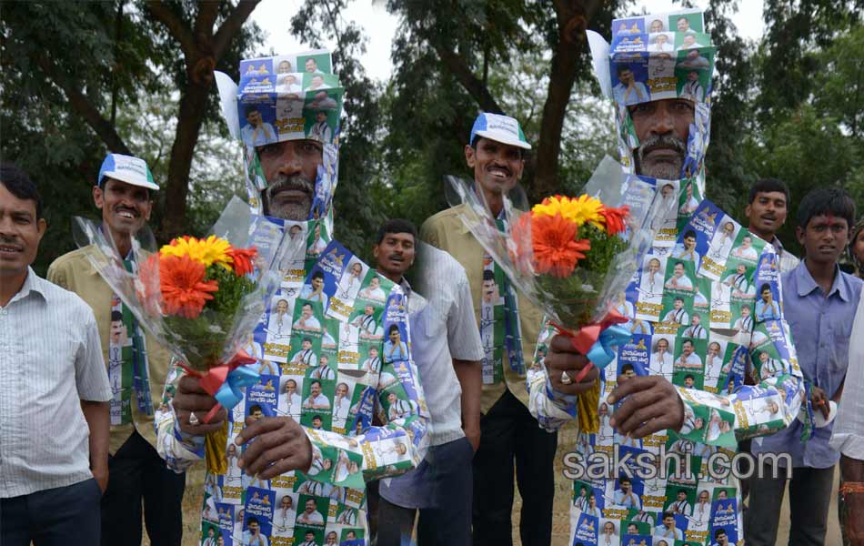 good response to ys jagan mohan reddy election campaign in warangal - Sakshi16