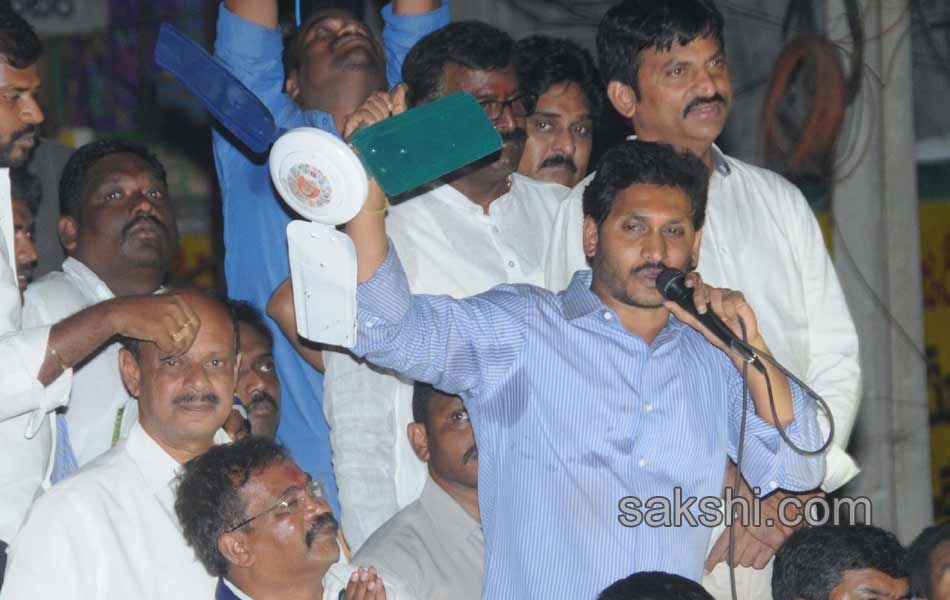 good response to ys jagan mohan reddy election campaign in warangal - Sakshi23