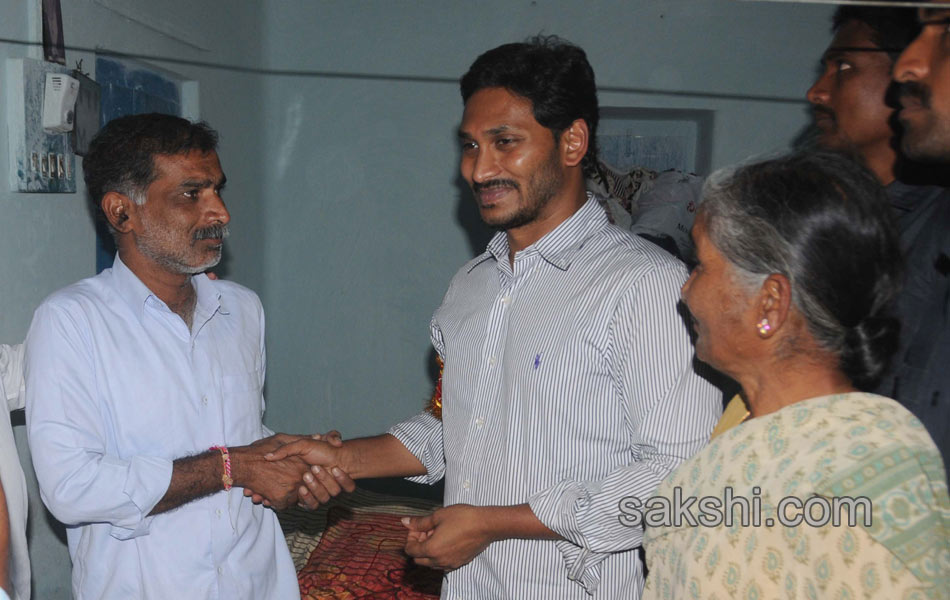 YS jagan mohan reddy speech in station ghanpur - Sakshi17