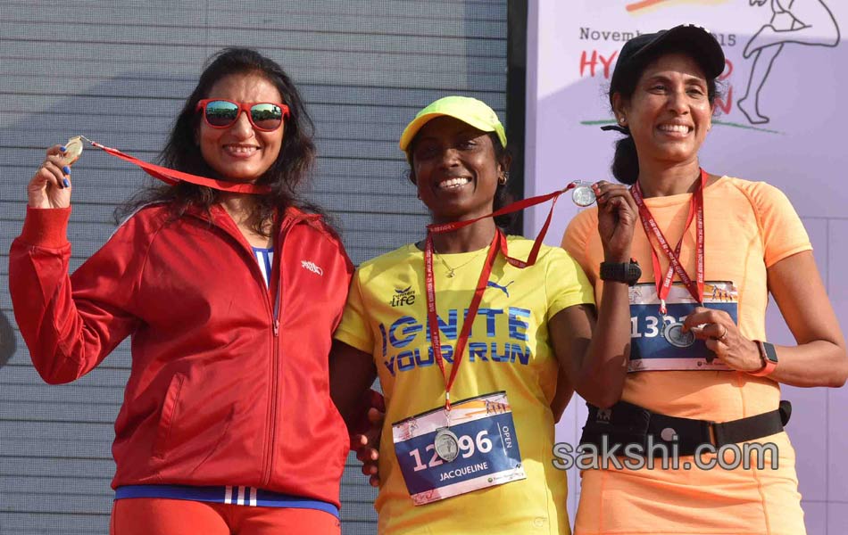 10k run in hyd necklace road - Sakshi8