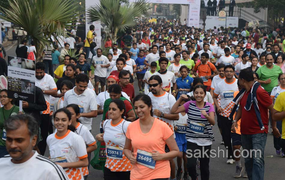 10k run in hyd necklace road - Sakshi15