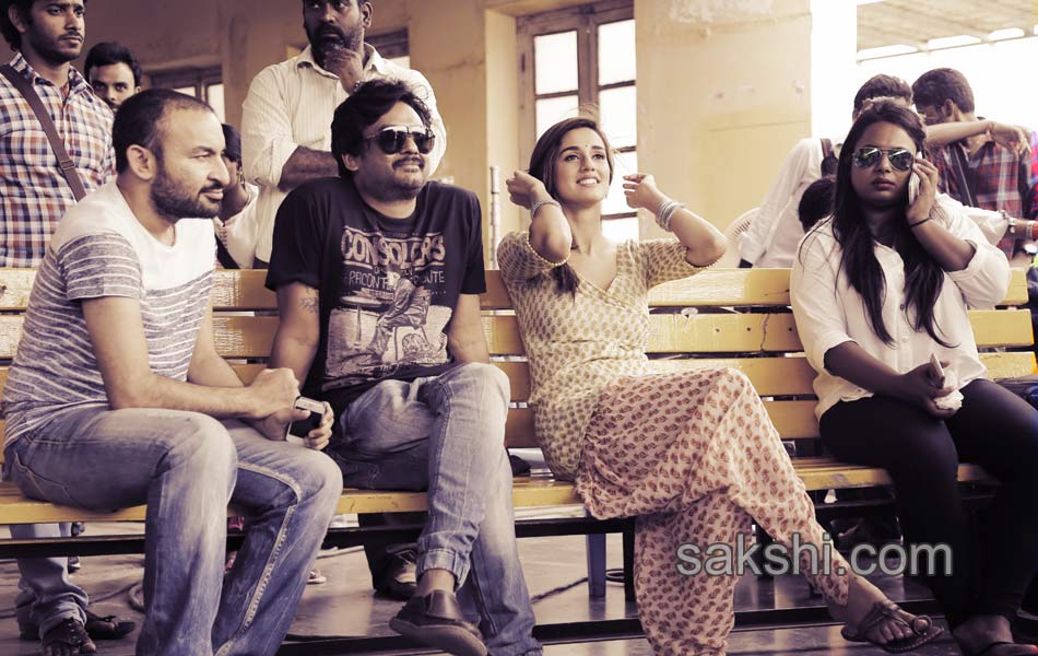 LOAFER WORKING STILLS - Sakshi2