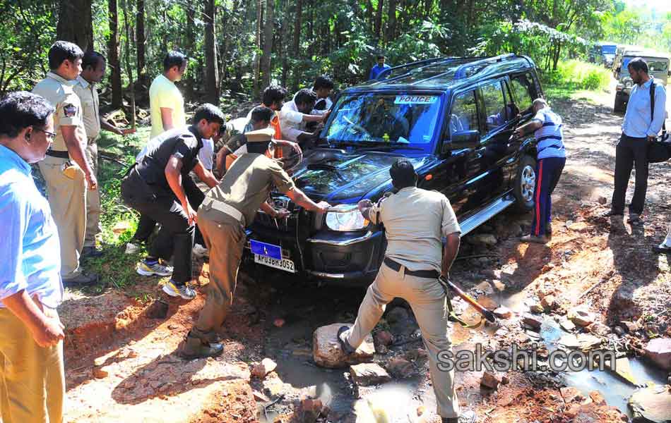 Erracandanam smugglers in seshachalam forest11