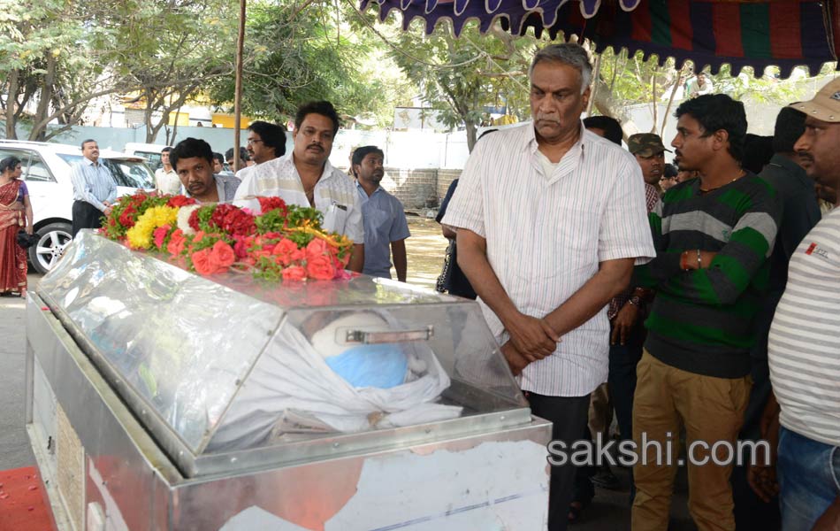 celebrity condolences to senior actor ranganat21