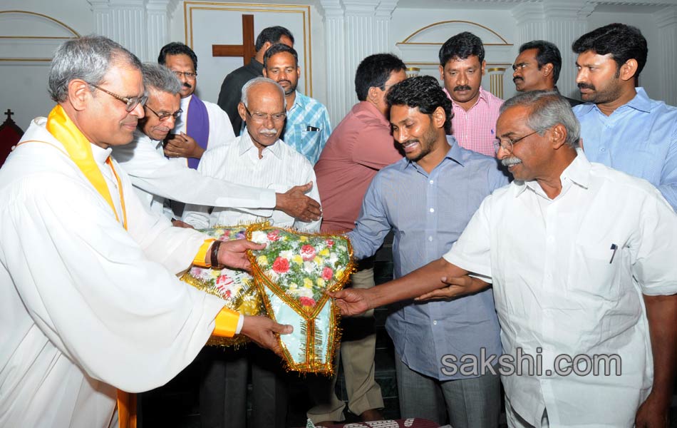 YS Jagan offers prayers at Pulivendula CSI Church - Sakshi13