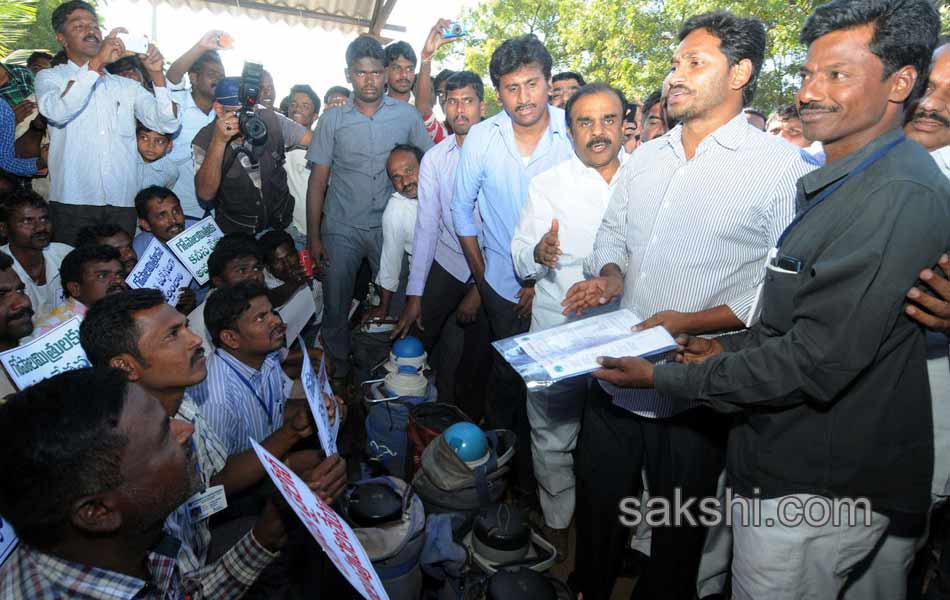 Raithu Bharosa Yatra in Anantapur - Sakshi8