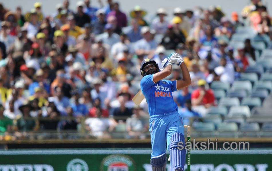 Australia beat India by five wickets in first ODI at Perth20