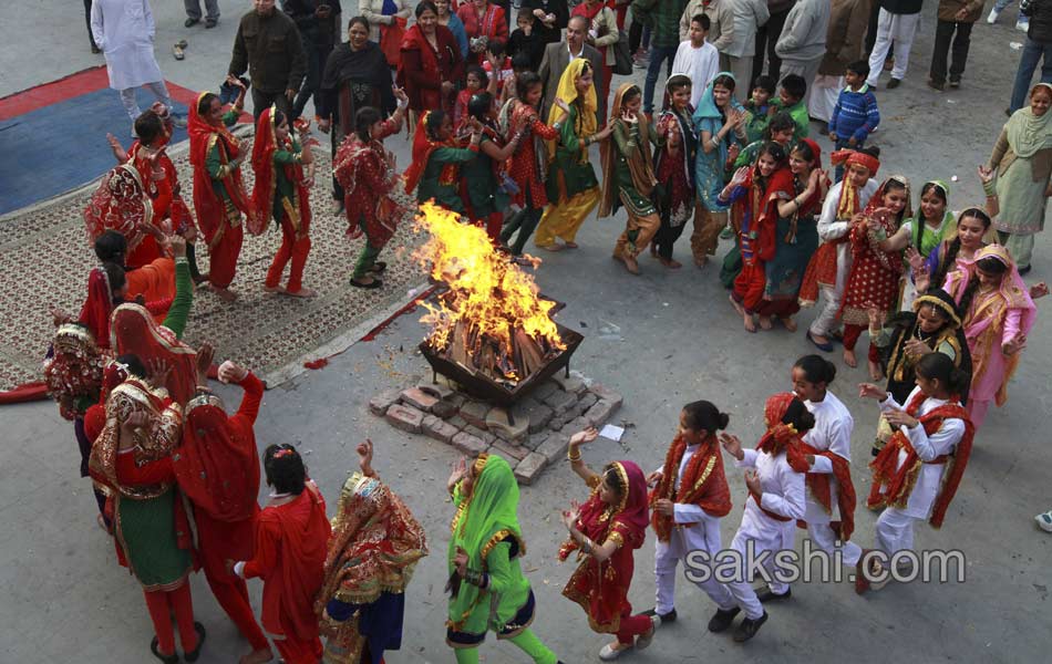 Punjab celebrates Lohri1