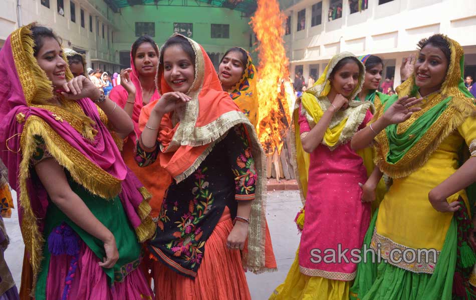 Punjab celebrates Lohri8