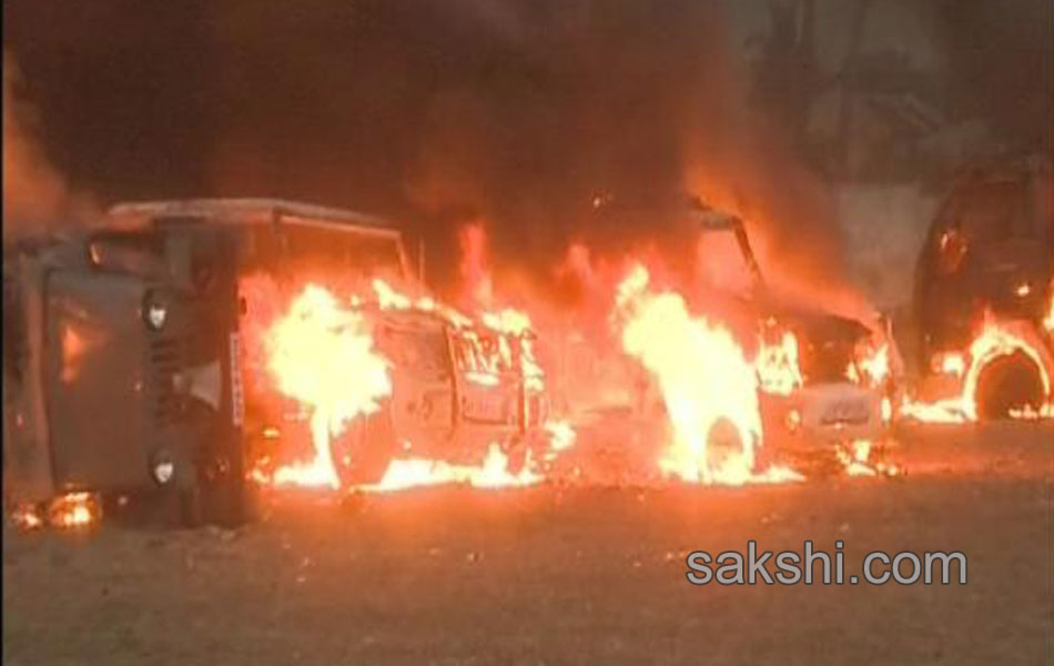 tuni police station set on fire by kapu agitators - Sakshi5