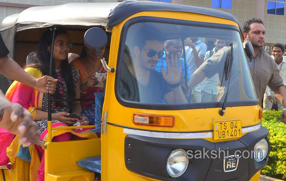 Akhil Akkineni at Khammam to Drive an Auto - Sakshi5