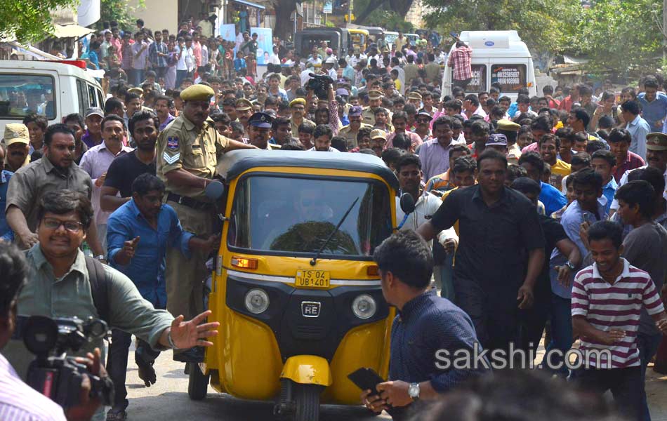 Akhil Akkineni at Khammam to Drive an Auto - Sakshi14