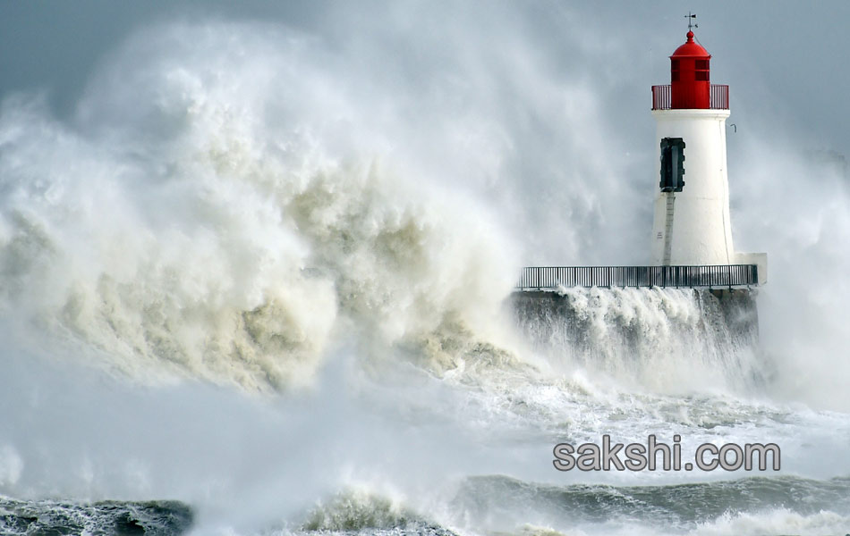 Waves crash near the Port5