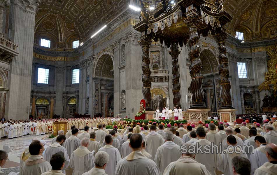 Pope Francis performs the foot washing19