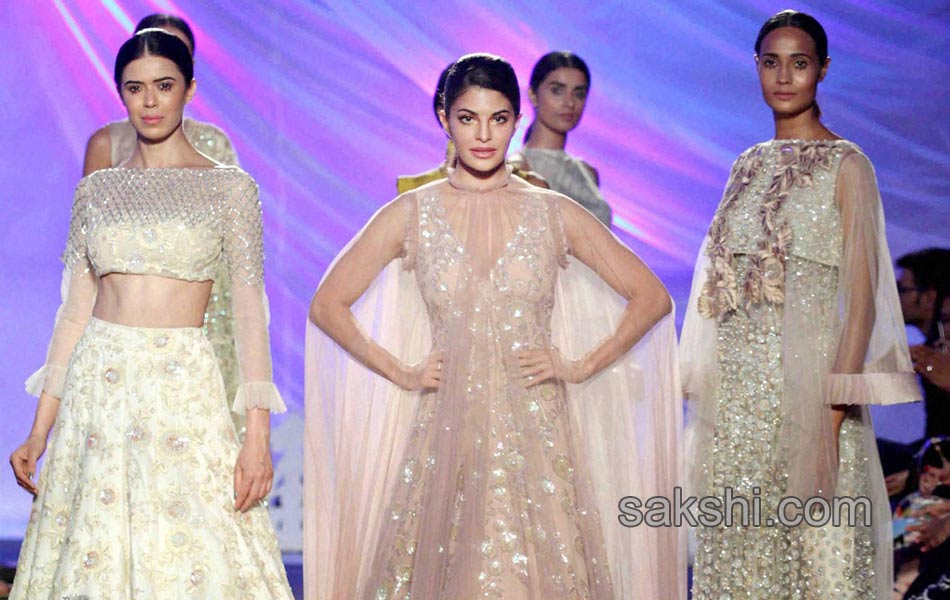 Lakme Fashion Week in Mumbai12