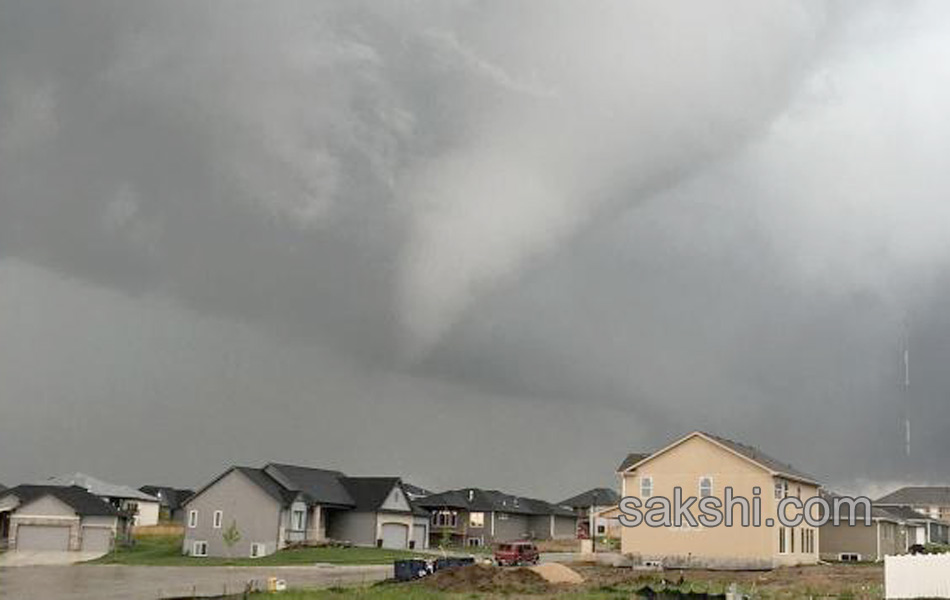 Tornadoes Kill 2 Destroy Homes in Rural Oklahoma1