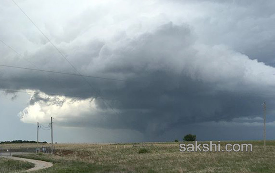 Tornadoes Kill 2 Destroy Homes in Rural Oklahoma3