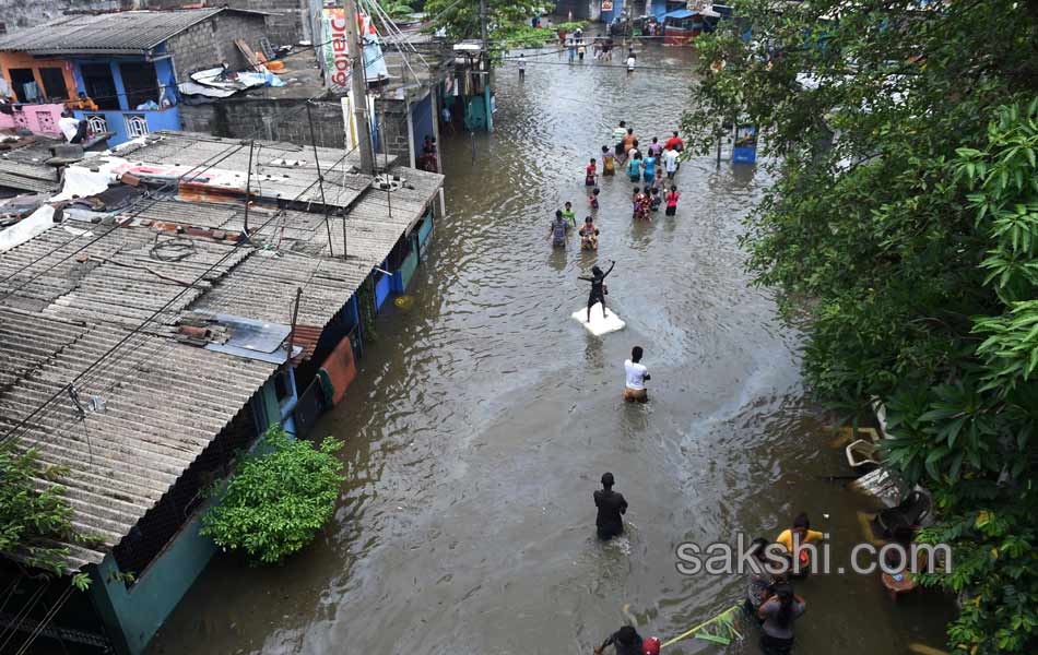 floods create havoc in srilanka - Sakshi2