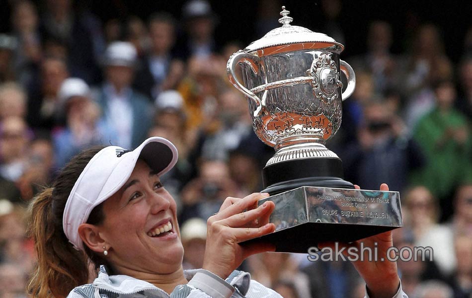 French Open Garbine Muguruza upsets Serena Williams for women s title29