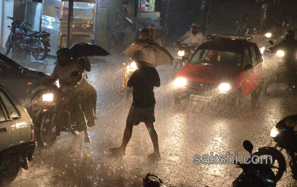 hevy rain in ap and Telangana8